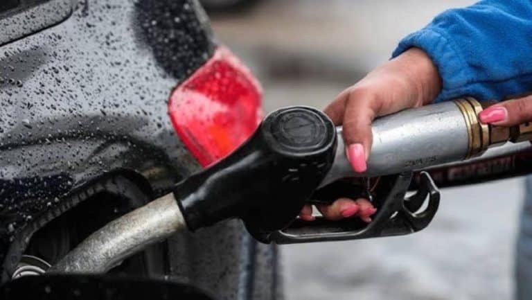 Prix pompe Ouest : Essence 2 640 FC | Gasoil 2 635 FC.5 FC d&rsquo;écart seulement. Vérifiez vos revendeurs, certains jouent encore à la hausse