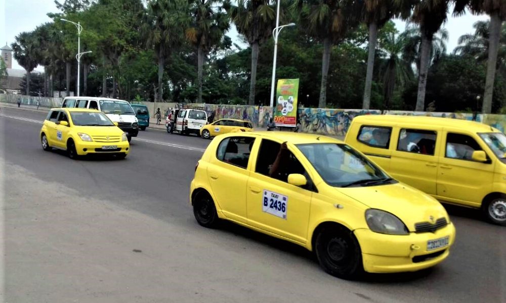 taxis_jaune_kinshasa_21_02145-1